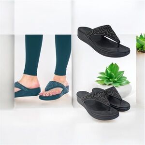 Crocs Womens Monterey Diamante Sandal Size 7 Black Thong Platform Slide Beaded